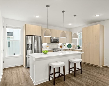 2624 Metcalfe Rd - Photo Thumbnail 2
