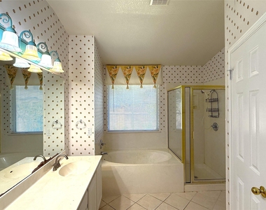3904 Cadoz Ct - Photo Thumbnail 21