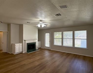 3904 Cadoz Ct - Photo Thumbnail 3