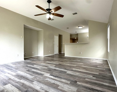 610 Riverway Ln - Photo Thumbnail 7