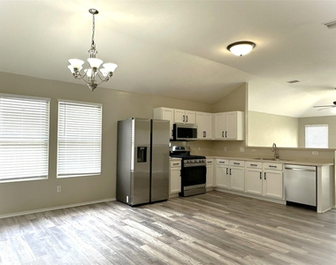 610 Riverway Ln - Photo Thumbnail 9