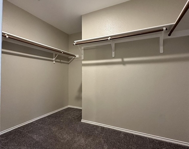 610 Riverway Ln - Photo Thumbnail 18