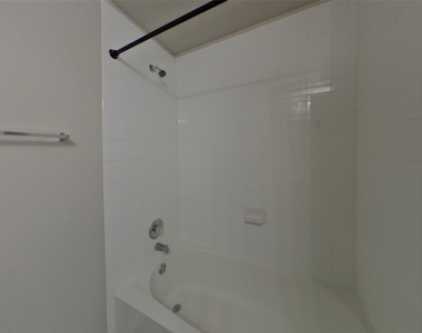 15012 Custis Ln - Photo Thumbnail 13
