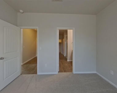 15012 Custis Ln - Photo Thumbnail 5