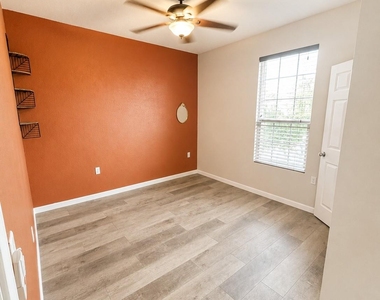 6217 Adair Dr - Photo Thumbnail 4