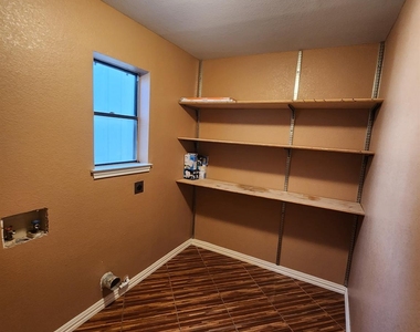 12337 Yarmont Way - Photo Thumbnail 17
