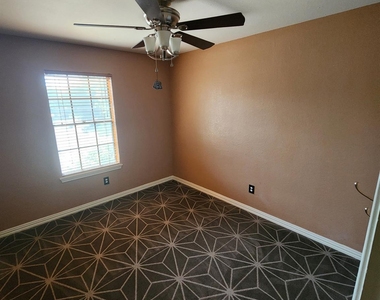 12337 Yarmont Way - Photo Thumbnail 10