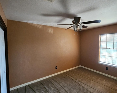 12337 Yarmont Way - Photo Thumbnail 9
