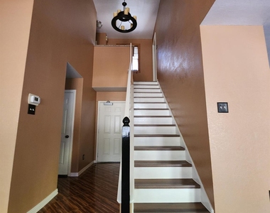 12337 Yarmont Way - Photo Thumbnail 16