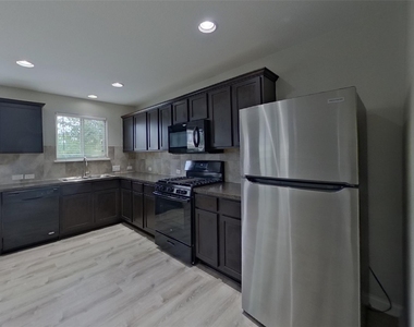 15102 Verela Dr - Photo Thumbnail 3
