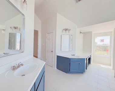 16403 Spotted Eagle Dr - Photo Thumbnail 22
