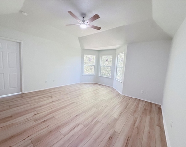 16403 Spotted Eagle Dr - Photo Thumbnail 16