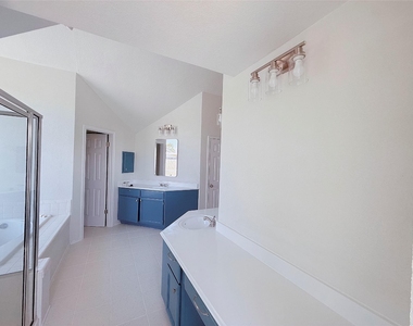 16403 Spotted Eagle Dr - Photo Thumbnail 20