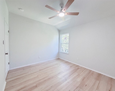 16403 Spotted Eagle Dr - Photo Thumbnail 15