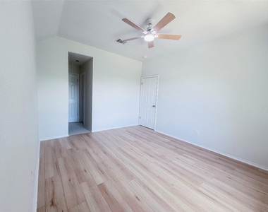 16403 Spotted Eagle Dr - Photo Thumbnail 17