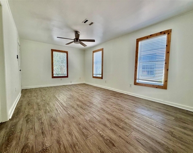 1203 Olander St - Photo Thumbnail 2