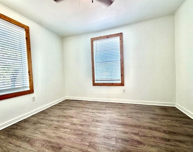 1203 Olander St - Photo Thumbnail 8