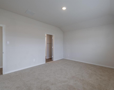 315 Belmont Pl - Photo Thumbnail 10