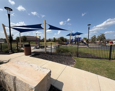 315 Belmont Pl - Photo Thumbnail 29