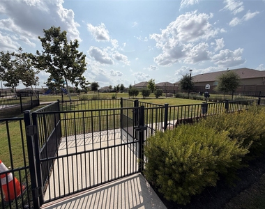 315 Belmont Pl - Photo Thumbnail 28