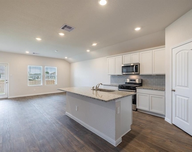 315 Belmont Pl - Photo Thumbnail 3