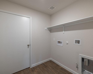 315 Belmont Pl - Photo Thumbnail 23