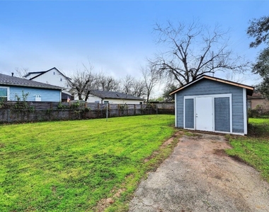 4603 Leslie Ave - Photo Thumbnail 16