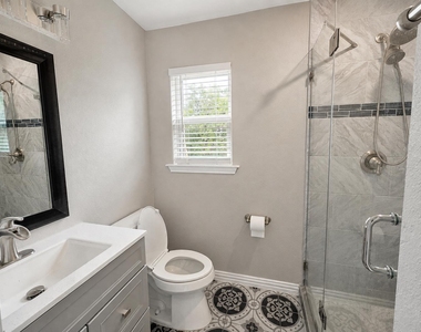 4603 Leslie Ave - Photo Thumbnail 15