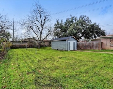4603 Leslie Ave - Photo Thumbnail 17