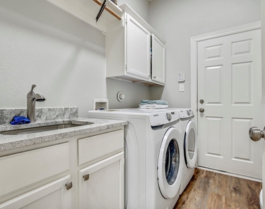 140 Fairwood Dr - Photo Thumbnail 17