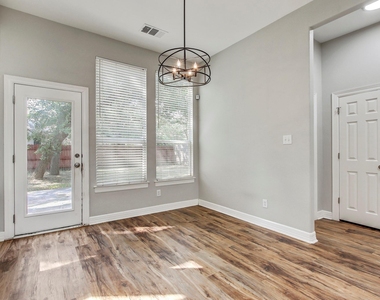 140 Fairwood Dr - Photo Thumbnail 3