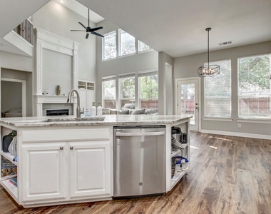 140 Fairwood Dr - Photo Thumbnail 7