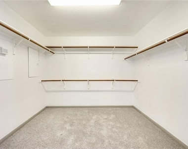 15113 Fernhill Dr - Photo Thumbnail 16
