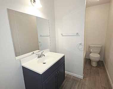 100 Quail Run Rd - Photo Thumbnail 4