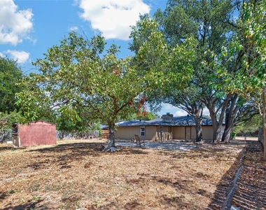 503 Lakeway Dr - Photo Thumbnail 19
