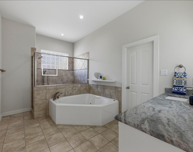 13725 Madrone Mountain Way - Photo Thumbnail 18