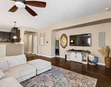 1113 Yellow Iris Rd - Photo Thumbnail 5