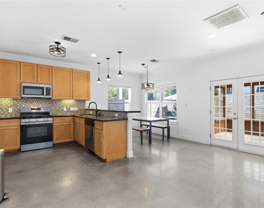 2610 Hidalgo St - Photo Thumbnail 5