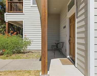 2610 Hidalgo St - Photo Thumbnail 2
