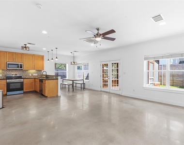 2610 Hidalgo St - Photo Thumbnail 4