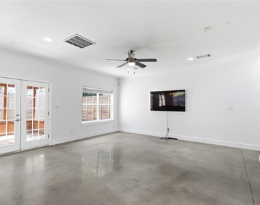 2610 Hidalgo St - Photo Thumbnail 12