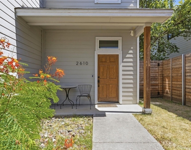2610 Hidalgo St - Photo Thumbnail 1