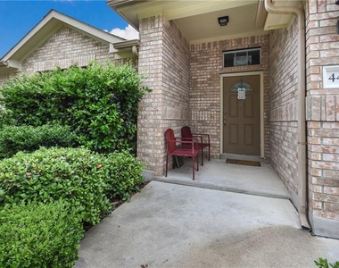 4490 Heritage Well Ln - Photo Thumbnail 3