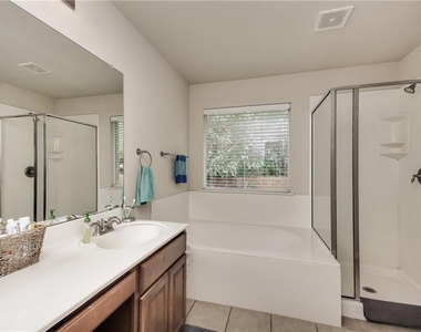 4490 Heritage Well Ln - Photo Thumbnail 17