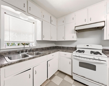 5400 Harmon Ave - Photo Thumbnail 8