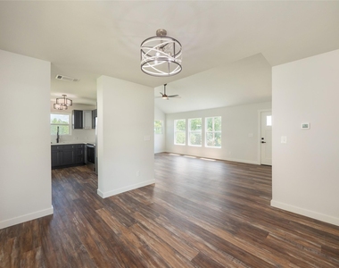 109 Elizabeth Dr - Photo Thumbnail 7