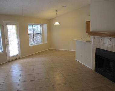 1301 Texas Oak Way - Photo Thumbnail 12