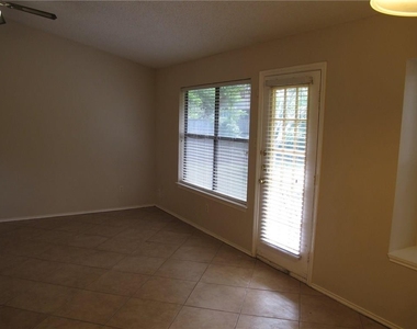 1301 Texas Oak Way - Photo Thumbnail 9
