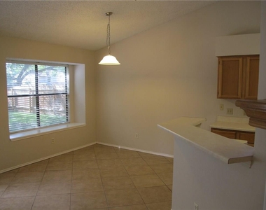 1301 Texas Oak Way - Photo Thumbnail 11