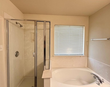 3302 Etheredge Dr - Photo Thumbnail 10